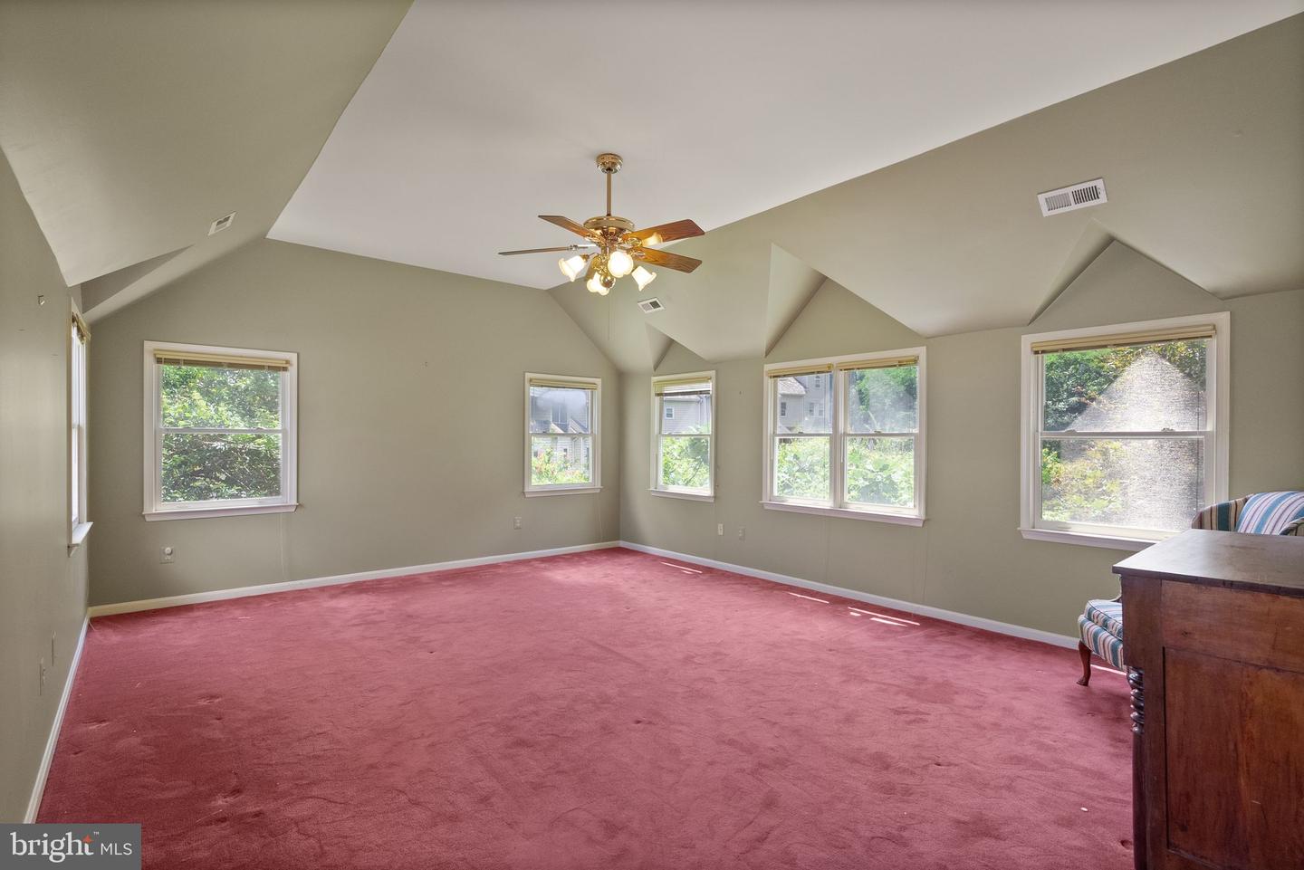 305 UNION ST, OCCOQUAN, Virginia 22125, 4 Bedrooms Bedrooms, ,3 BathroomsBathrooms,Residential,For sale,305 UNION ST,VAPW2096924 MLS # VAPW2096924