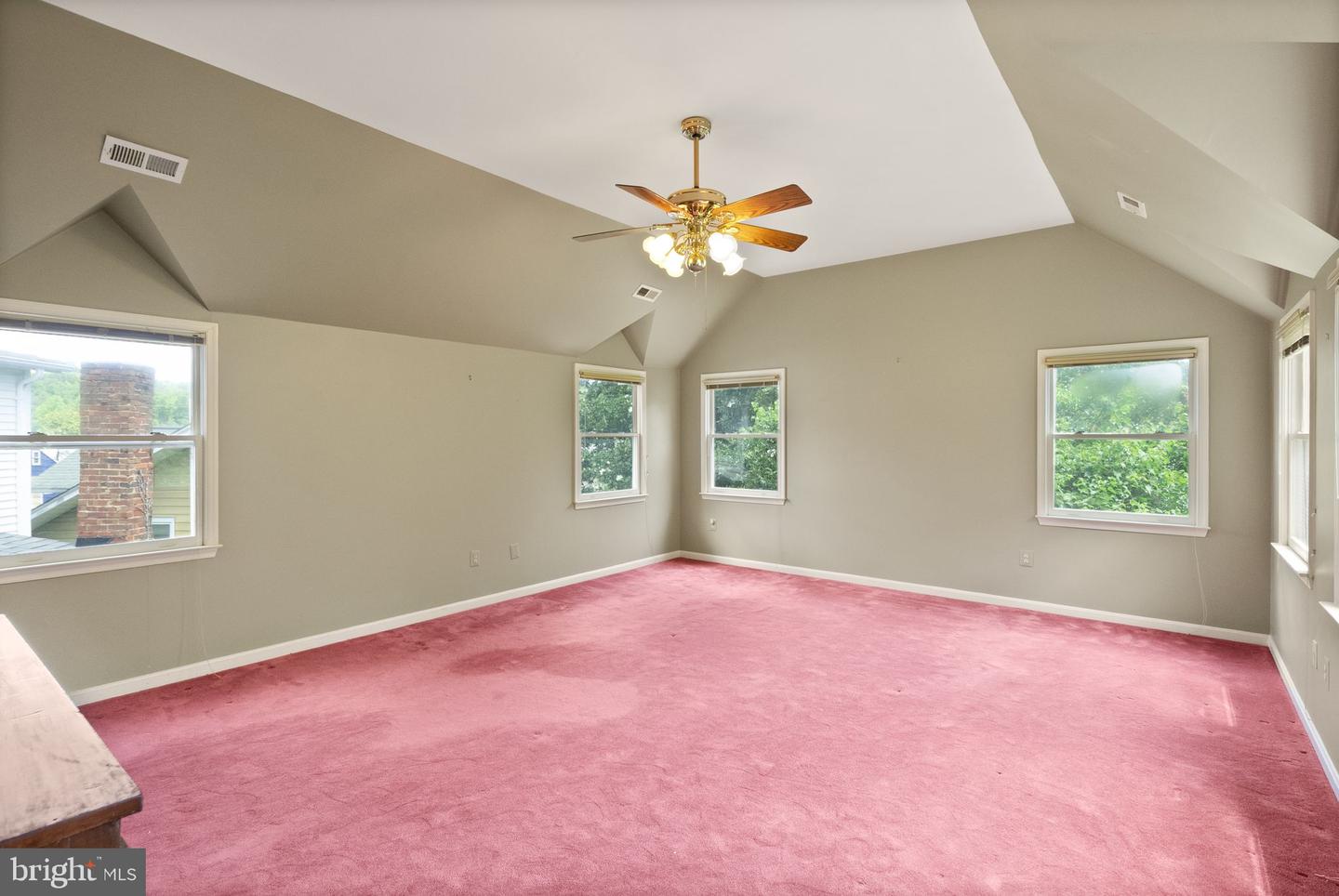 305 UNION ST, OCCOQUAN, Virginia 22125, 4 Bedrooms Bedrooms, ,3 BathroomsBathrooms,Residential,For sale,305 UNION ST,VAPW2096924 MLS # VAPW2096924