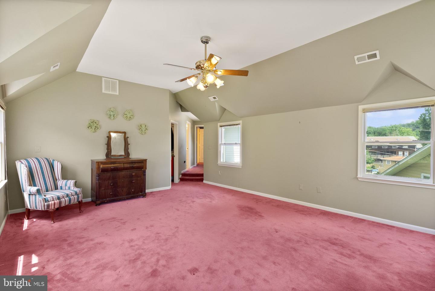 305 UNION ST, OCCOQUAN, Virginia 22125, 4 Bedrooms Bedrooms, ,3 BathroomsBathrooms,Residential,For sale,305 UNION ST,VAPW2096924 MLS # VAPW2096924
