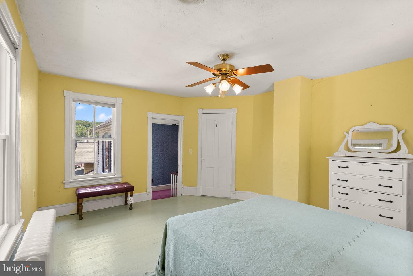 305 UNION ST, OCCOQUAN, Virginia 22125, 4 Bedrooms Bedrooms, ,3 BathroomsBathrooms,Residential,For sale,305 UNION ST,VAPW2096924 MLS # VAPW2096924