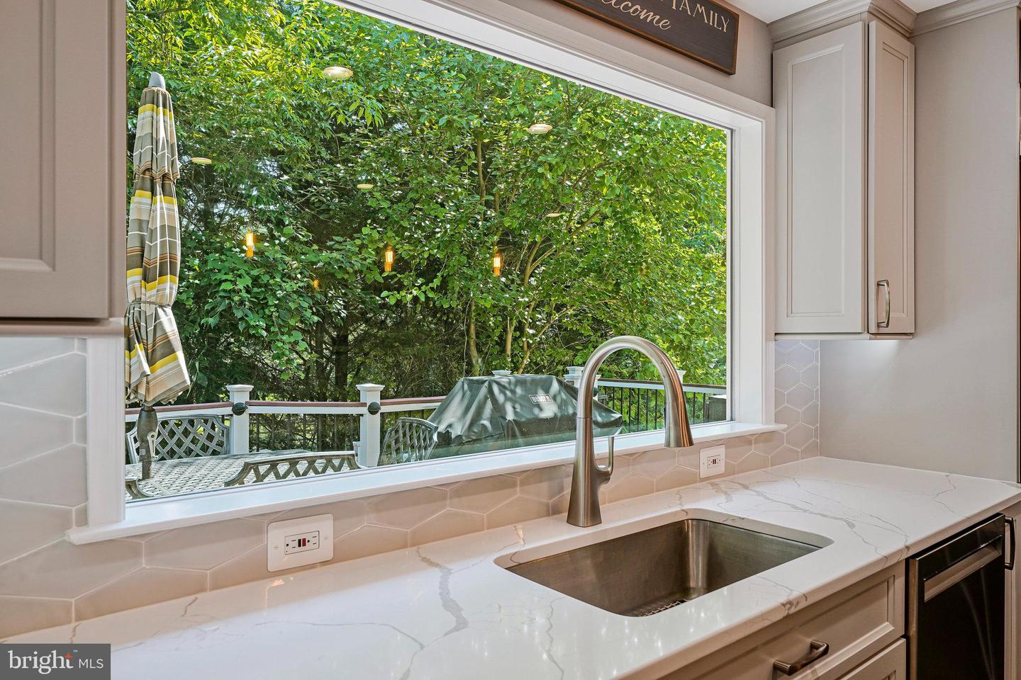 2707 EAST RIDGE CT, OAKTON, Virginia 22124, 5 Bedrooms Bedrooms, ,3 BathroomsBathrooms,Residential,For sale,2707 EAST RIDGE CT,VAFX2247232 MLS # VAFX2247232