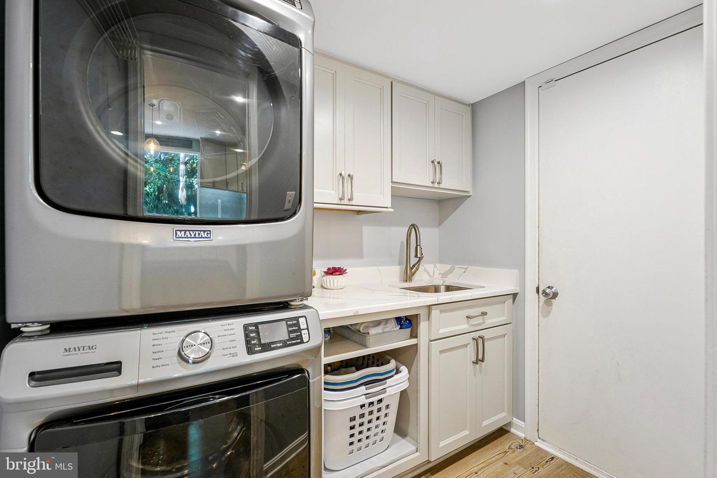 2707 EAST RIDGE CT, OAKTON, Virginia 22124, 5 Bedrooms Bedrooms, ,3 BathroomsBathrooms,Residential,For sale,2707 EAST RIDGE CT,VAFX2247232 MLS # VAFX2247232