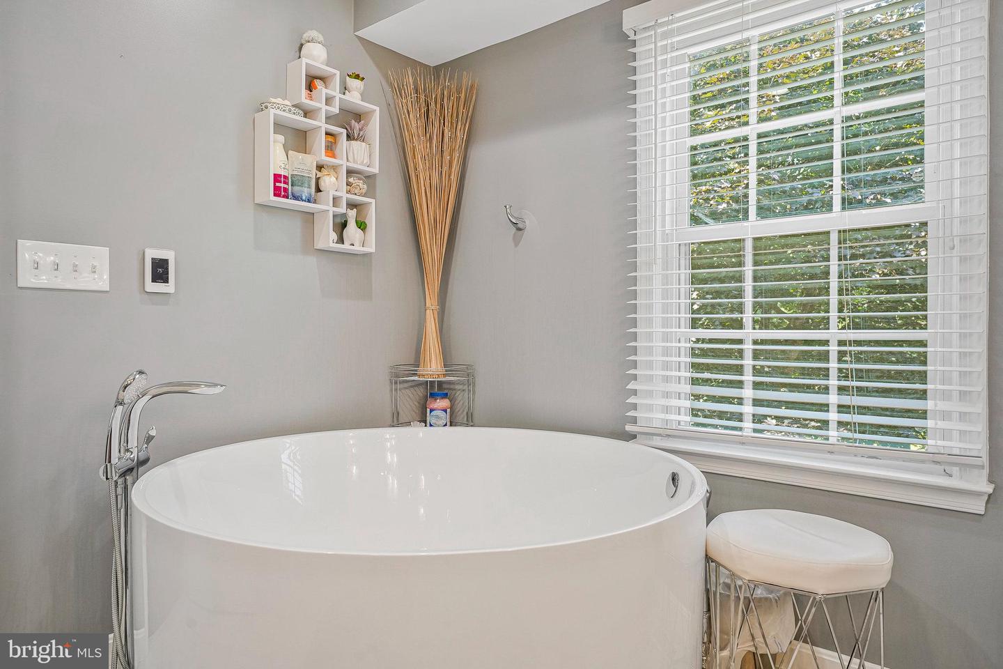 2707 EAST RIDGE CT, OAKTON, Virginia 22124, 5 Bedrooms Bedrooms, ,3 BathroomsBathrooms,Residential,For sale,2707 EAST RIDGE CT,VAFX2247232 MLS # VAFX2247232