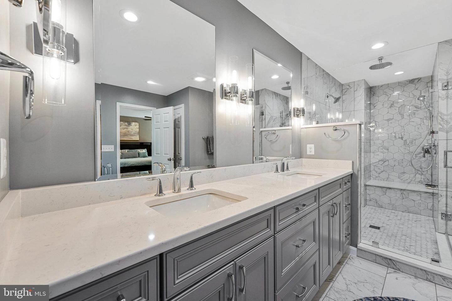 2707 EAST RIDGE CT, OAKTON, Virginia 22124, 5 Bedrooms Bedrooms, ,3 BathroomsBathrooms,Residential,For sale,2707 EAST RIDGE CT,VAFX2247232 MLS # VAFX2247232