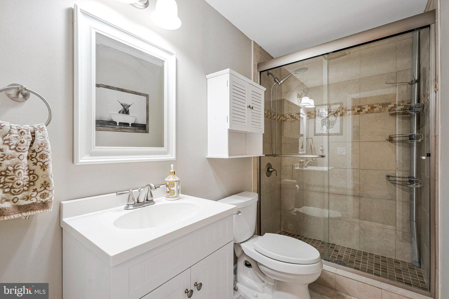 2707 EAST RIDGE CT, OAKTON, Virginia 22124, 5 Bedrooms Bedrooms, ,3 BathroomsBathrooms,Residential,For sale,2707 EAST RIDGE CT,VAFX2247232 MLS # VAFX2247232