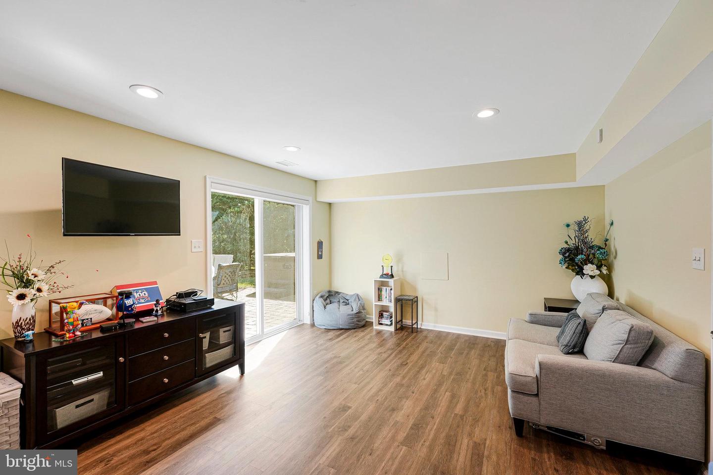 2707 EAST RIDGE CT, OAKTON, Virginia 22124, 5 Bedrooms Bedrooms, ,3 BathroomsBathrooms,Residential,For sale,2707 EAST RIDGE CT,VAFX2247232 MLS # VAFX2247232