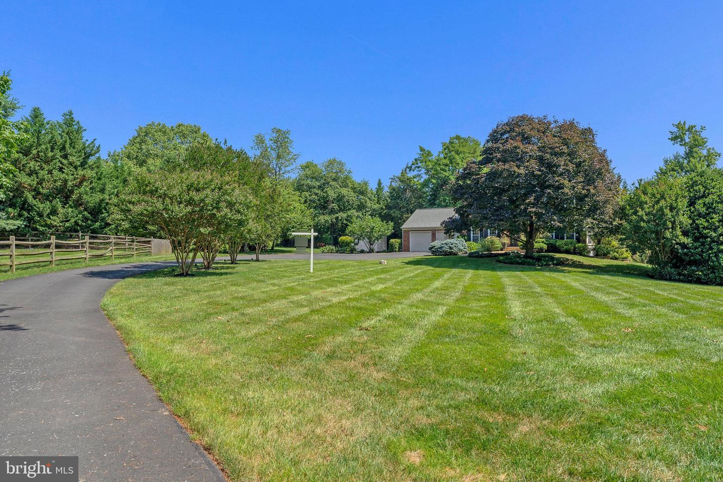 2707 EAST RIDGE CT, OAKTON, Virginia 22124, 5 Bedrooms Bedrooms, ,3 BathroomsBathrooms,Residential,For sale,2707 EAST RIDGE CT,VAFX2247232 MLS # VAFX2247232