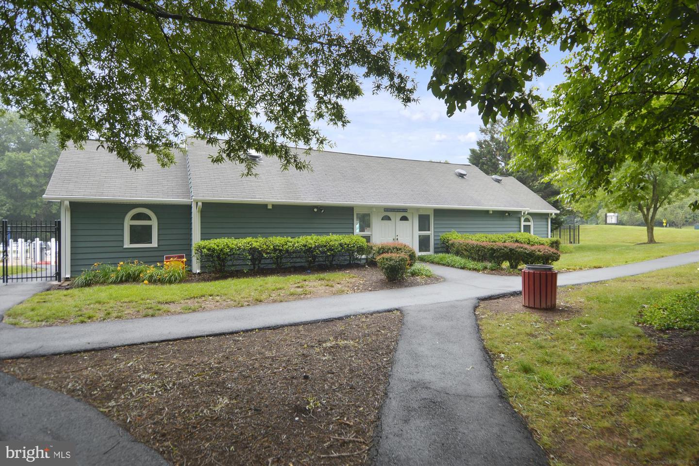 9 BENTLEY DR, STERLING, Virginia 20165, 3 Bedrooms Bedrooms, 3 Rooms Rooms,2 BathroomsBathrooms,Residential,For sale,9 BENTLEY DR,VALO2099520 MLS # VALO2099520