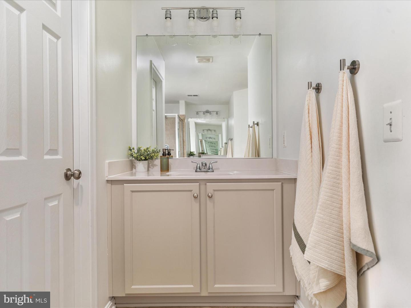 15164 SANTANDER DR, GAINESVILLE, Virginia 20155, 5 Bedrooms Bedrooms, ,4 BathroomsBathrooms,Residential,For sale,15164 SANTANDER DR,VAPW2097080 MLS # VAPW2097080