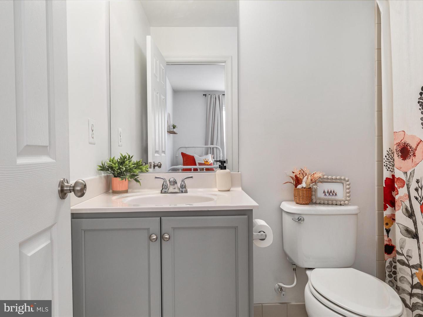 15164 SANTANDER DR, GAINESVILLE, Virginia 20155, 5 Bedrooms Bedrooms, ,4 BathroomsBathrooms,Residential,For sale,15164 SANTANDER DR,VAPW2097080 MLS # VAPW2097080