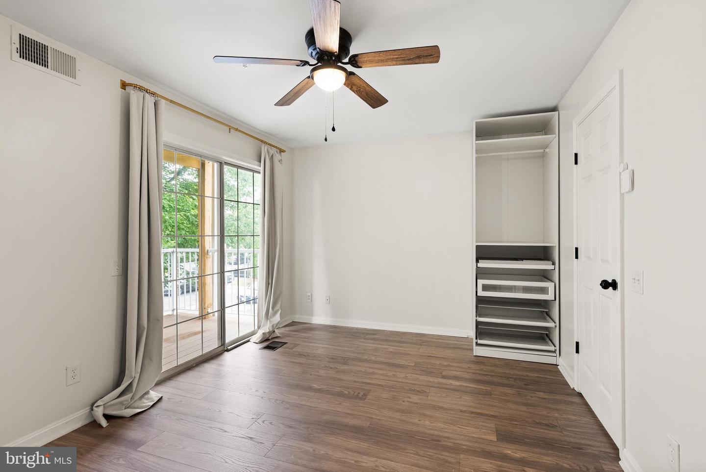 5800 KATELYN MARY PL #5800, ALEXANDRIA, Virginia 22310, 2 Bedrooms Bedrooms, ,2 BathroomsBathrooms,Residential,For sale,5800 KATELYN MARY PL #5800,VAFX2247616 MLS # VAFX2247616