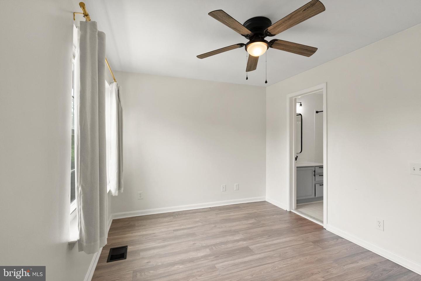 5800 KATELYN MARY PL #5800, ALEXANDRIA, Virginia 22310, 2 Bedrooms Bedrooms, ,2 BathroomsBathrooms,Residential,For sale,5800 KATELYN MARY PL #5800,VAFX2247616 MLS # VAFX2247616