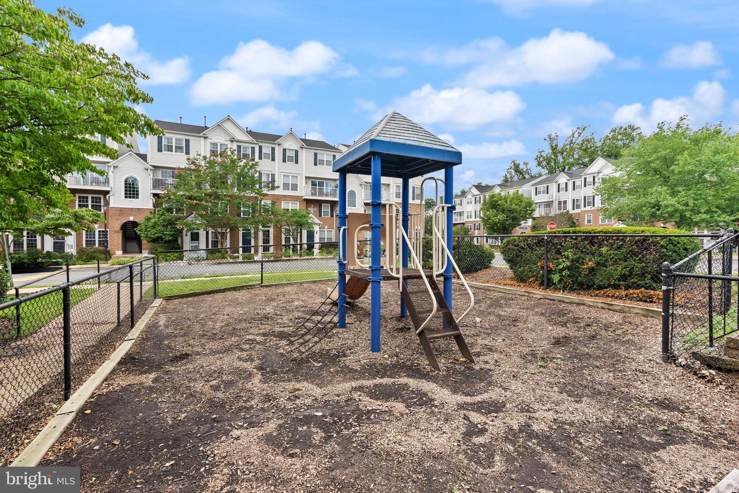 5800 KATELYN MARY PL #5800, ALEXANDRIA, Virginia 22310, 2 Bedrooms Bedrooms, ,2 BathroomsBathrooms,Residential,For sale,5800 KATELYN MARY PL #5800,VAFX2247616 MLS # VAFX2247616