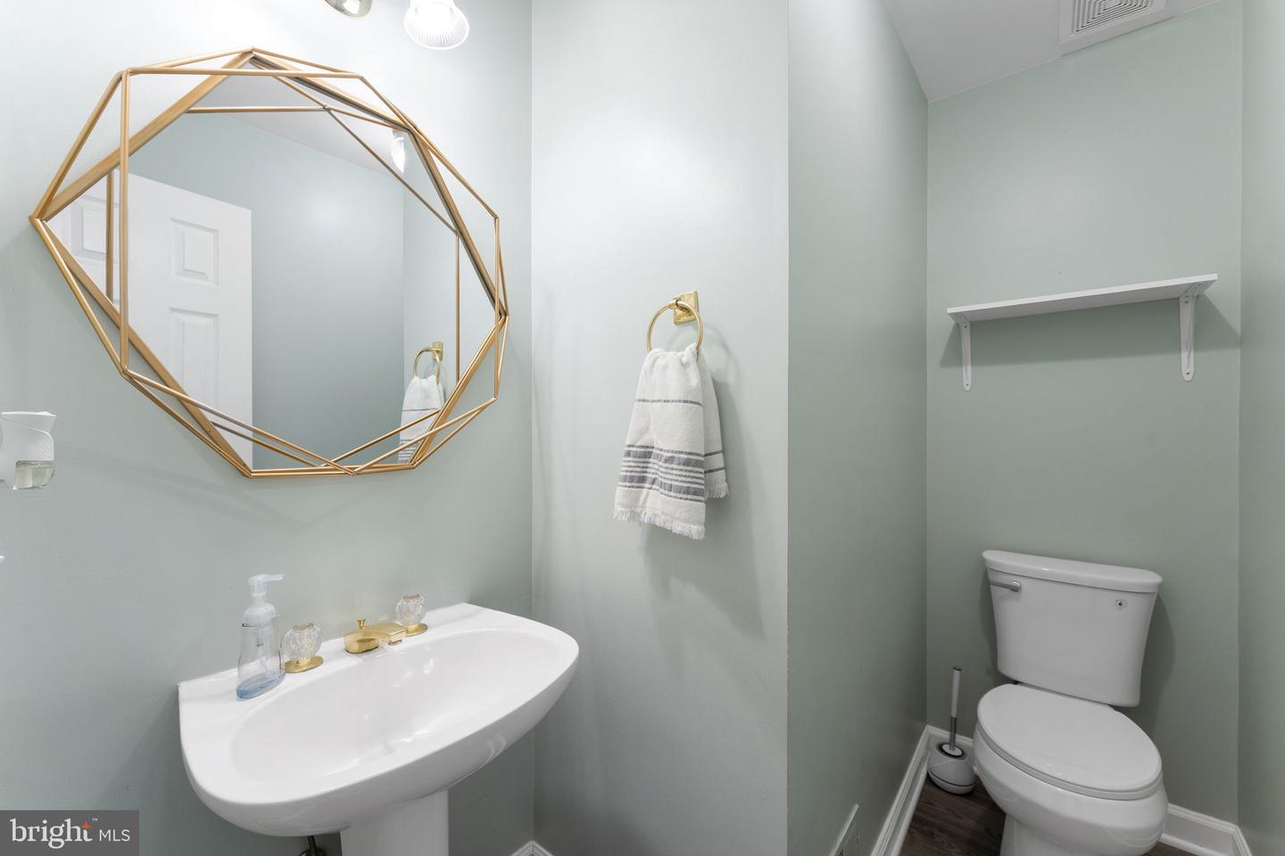 12153 ABBEY GLEN CT, WOODBRIDGE, Virginia 22192, 4 Bedrooms Bedrooms, ,3 BathroomsBathrooms,Residential,For sale,12153 ABBEY GLEN CT,VAPW2097098 MLS # VAPW2097098