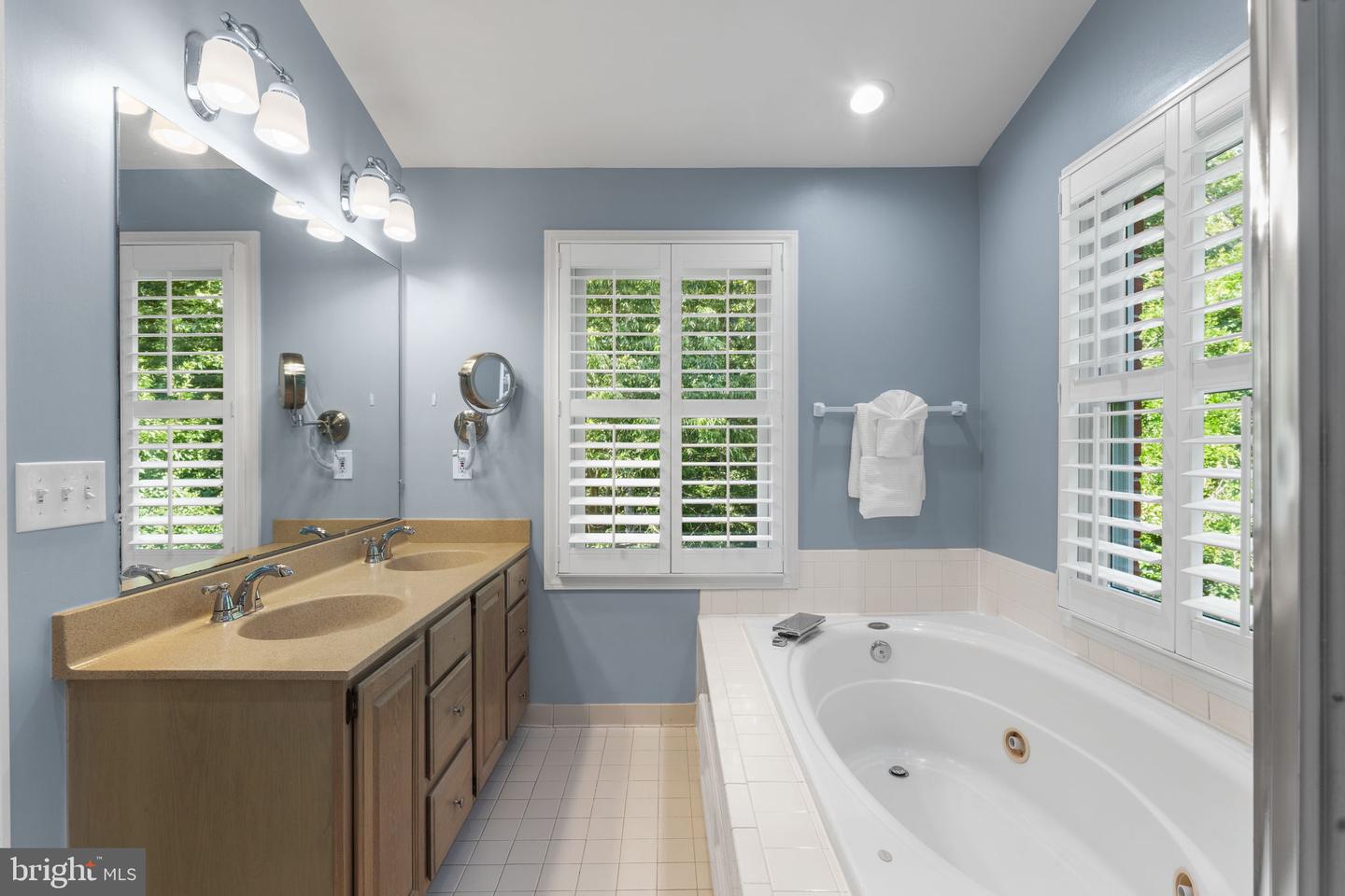 12153 ABBEY GLEN CT, WOODBRIDGE, Virginia 22192, 4 Bedrooms Bedrooms, ,3 BathroomsBathrooms,Residential,For sale,12153 ABBEY GLEN CT,VAPW2097098 MLS # VAPW2097098