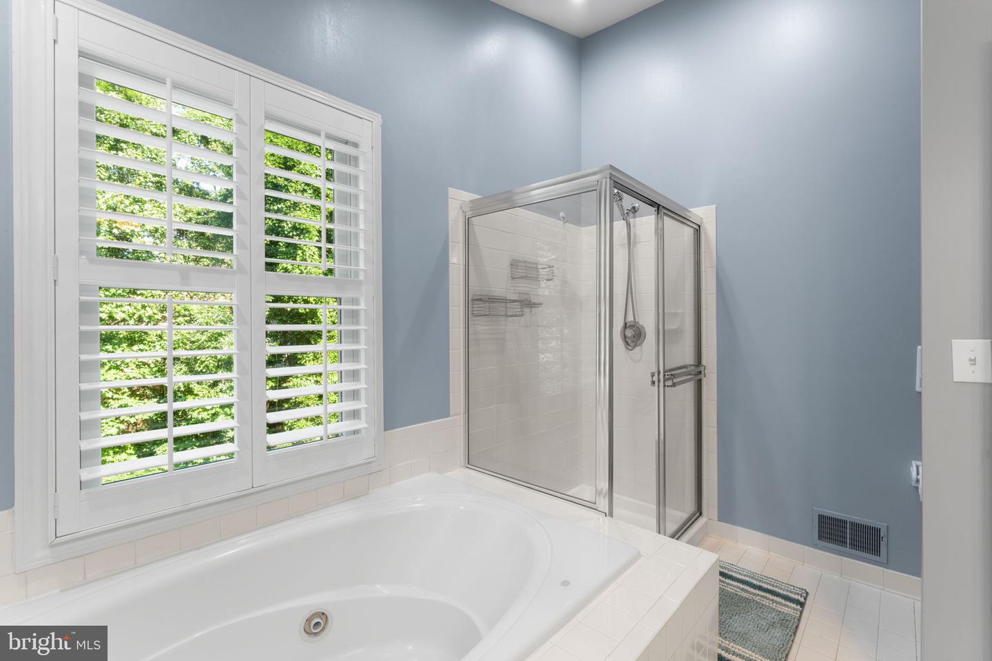 12153 ABBEY GLEN CT, WOODBRIDGE, Virginia 22192, 4 Bedrooms Bedrooms, ,3 BathroomsBathrooms,Residential,For sale,12153 ABBEY GLEN CT,VAPW2097098 MLS # VAPW2097098