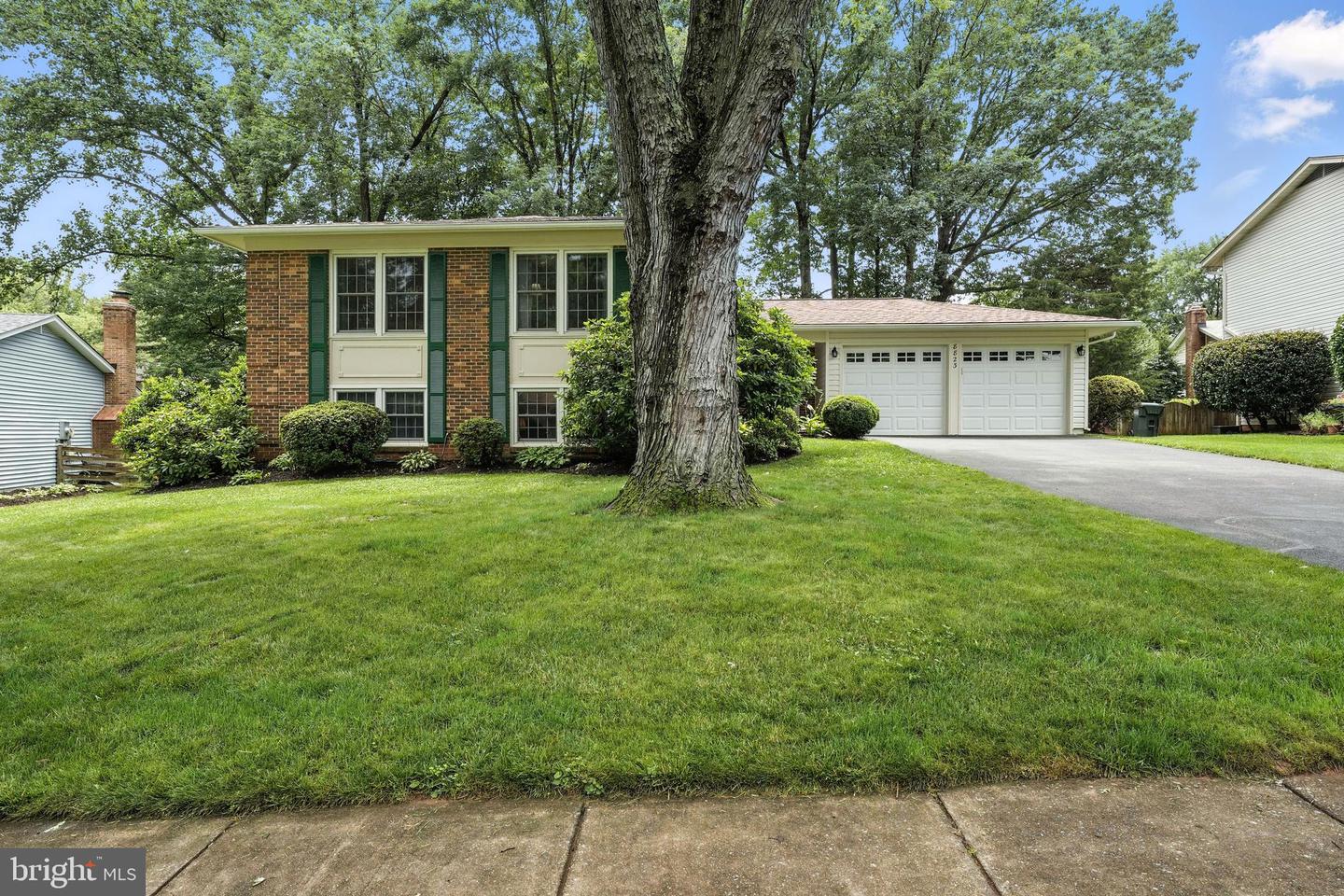 8823 NEWPORT CT, SPRINGFIELD, Virginia 22153, 5 Bedrooms Bedrooms, ,3 BathroomsBathrooms,Residential,For sale,8823 NEWPORT CT,VAFX2247634 MLS # VAFX2247634