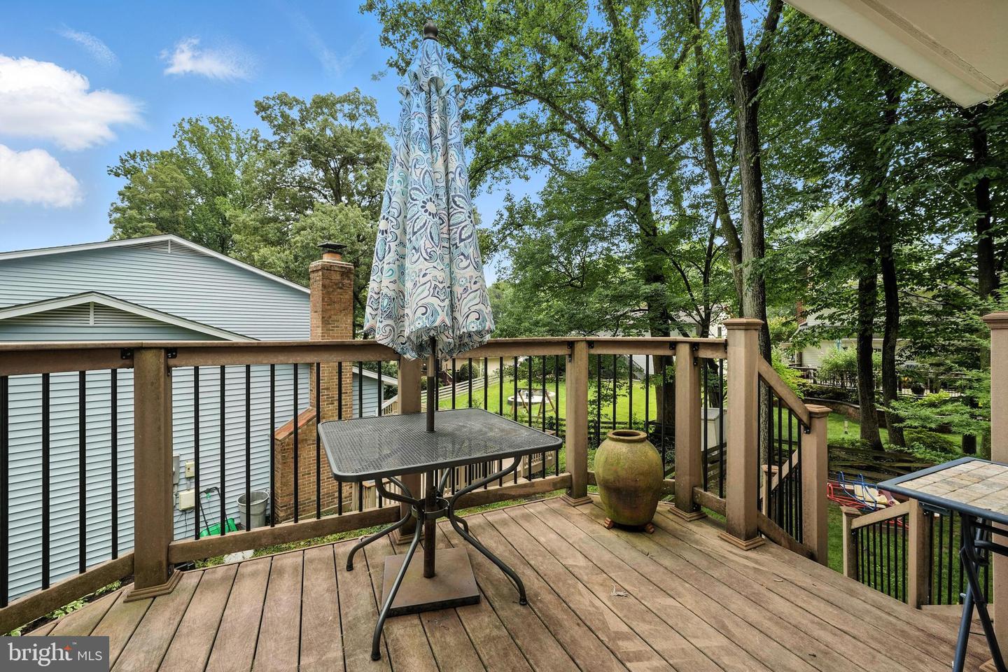 8823 NEWPORT CT, SPRINGFIELD, Virginia 22153, 5 Bedrooms Bedrooms, ,3 BathroomsBathrooms,Residential,For sale,8823 NEWPORT CT,VAFX2247634 MLS # VAFX2247634