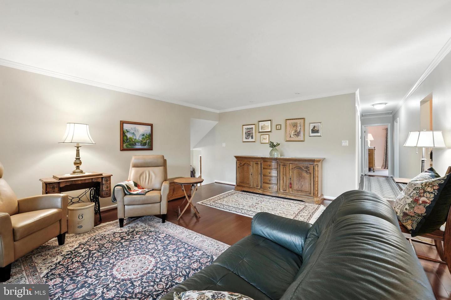 8823 NEWPORT CT, SPRINGFIELD, Virginia 22153, 5 Bedrooms Bedrooms, ,3 BathroomsBathrooms,Residential,For sale,8823 NEWPORT CT,VAFX2247634 MLS # VAFX2247634