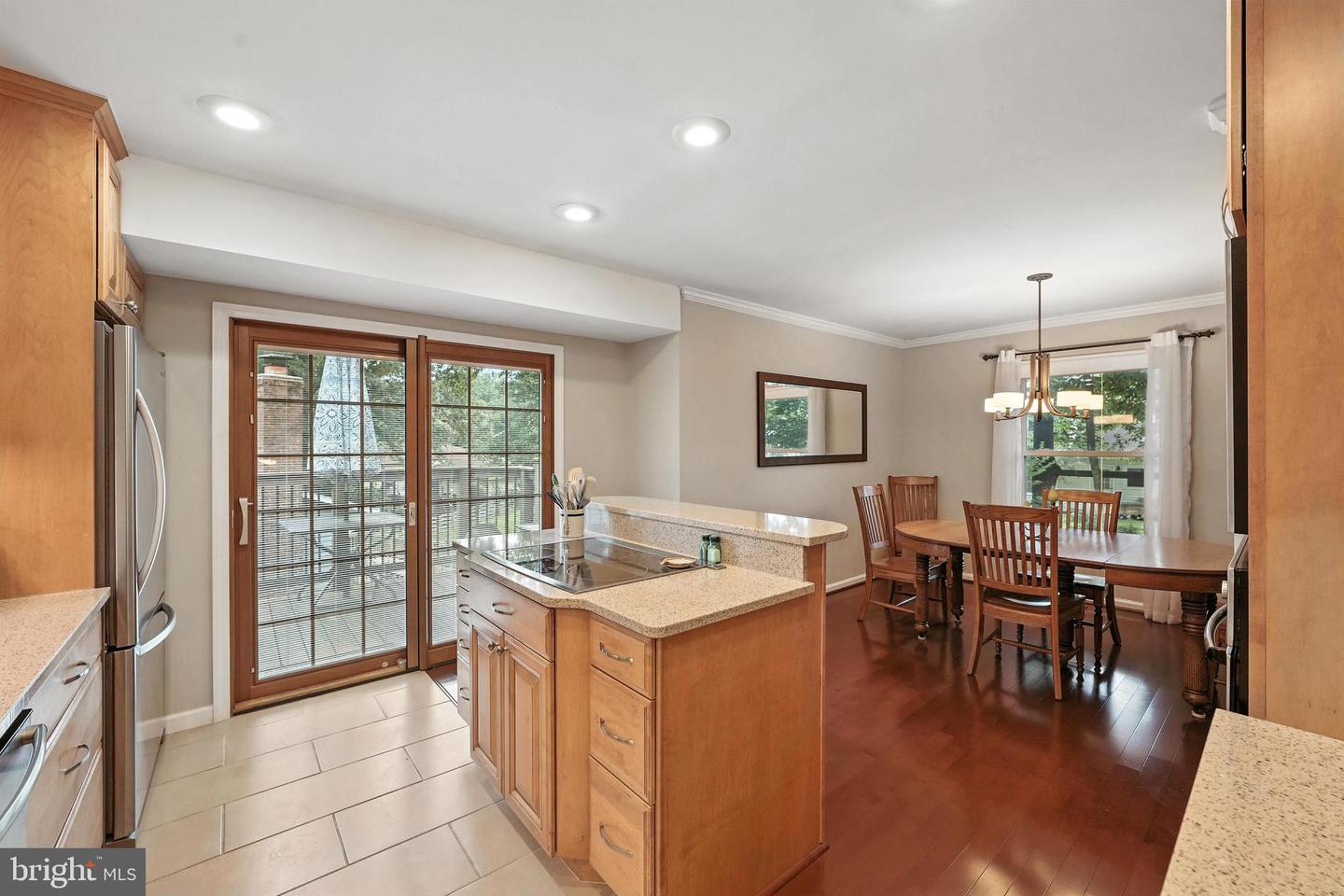8823 NEWPORT CT, SPRINGFIELD, Virginia 22153, 5 Bedrooms Bedrooms, ,3 BathroomsBathrooms,Residential,For sale,8823 NEWPORT CT,VAFX2247634 MLS # VAFX2247634