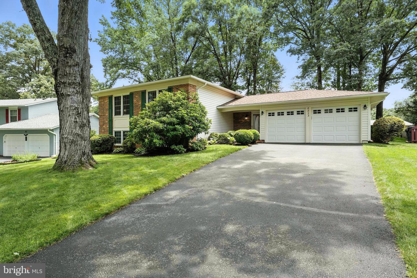 8823 NEWPORT CT, SPRINGFIELD, Virginia 22153, 5 Bedrooms Bedrooms, ,3 BathroomsBathrooms,Residential,For sale,8823 NEWPORT CT,VAFX2247634 MLS # VAFX2247634