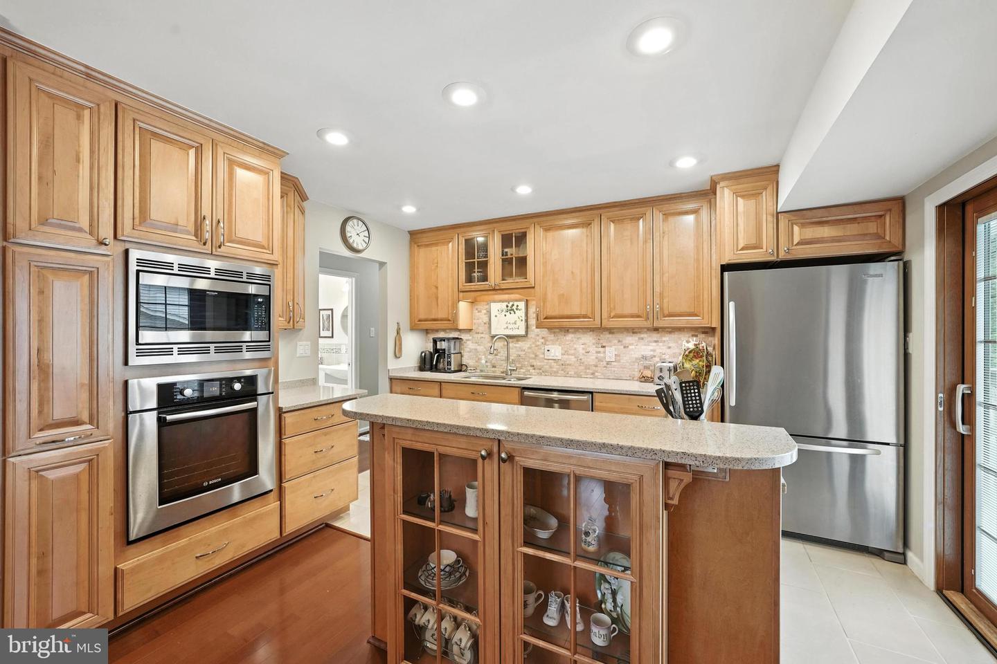 8823 NEWPORT CT, SPRINGFIELD, Virginia 22153, 5 Bedrooms Bedrooms, ,3 BathroomsBathrooms,Residential,For sale,8823 NEWPORT CT,VAFX2247634 MLS # VAFX2247634