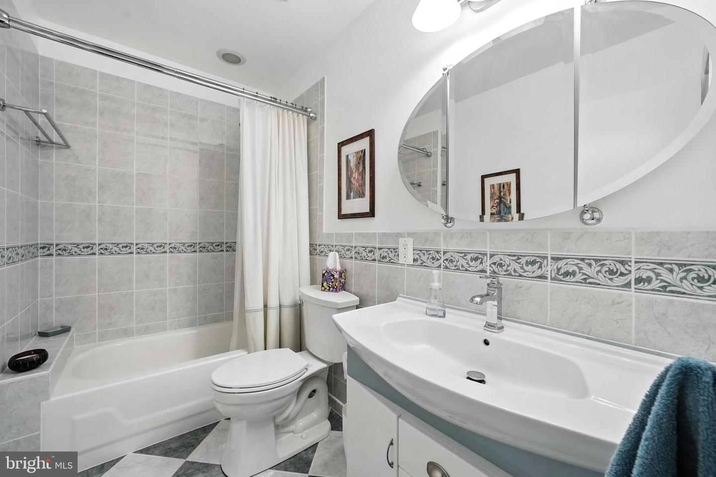 8823 NEWPORT CT, SPRINGFIELD, Virginia 22153, 5 Bedrooms Bedrooms, ,3 BathroomsBathrooms,Residential,For sale,8823 NEWPORT CT,VAFX2247634 MLS # VAFX2247634