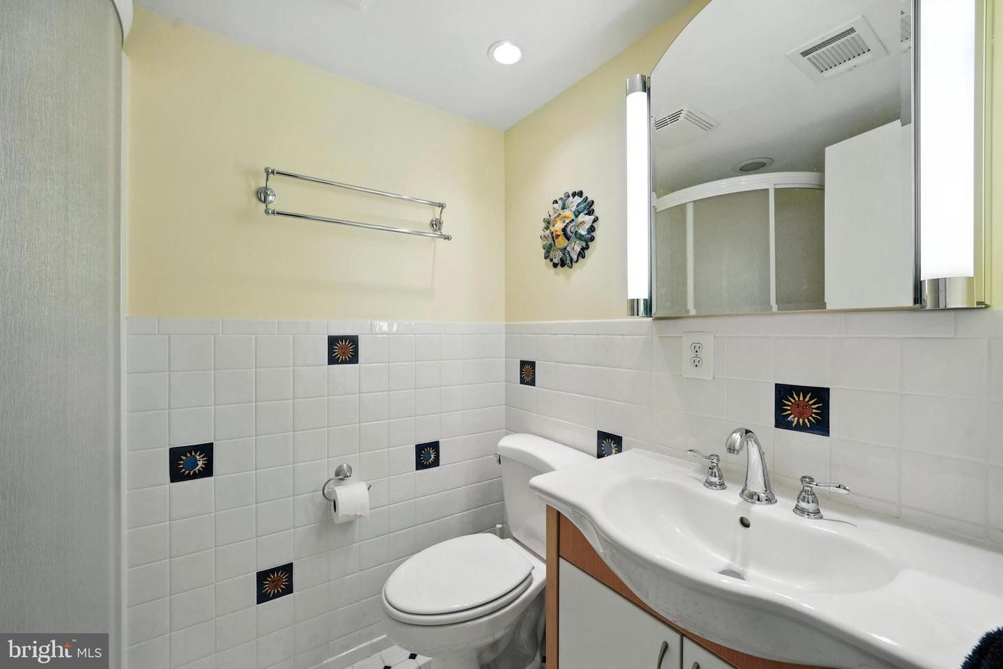 8823 NEWPORT CT, SPRINGFIELD, Virginia 22153, 5 Bedrooms Bedrooms, ,3 BathroomsBathrooms,Residential,For sale,8823 NEWPORT CT,VAFX2247634 MLS # VAFX2247634