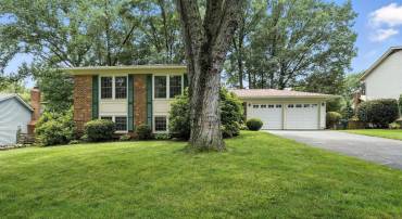 8823 NEWPORT CT, SPRINGFIELD, Virginia 22153, 5 Bedrooms Bedrooms, ,3 BathroomsBathrooms,Residential,For sale,8823 NEWPORT CT,VAFX2247634 MLS # VAFX2247634