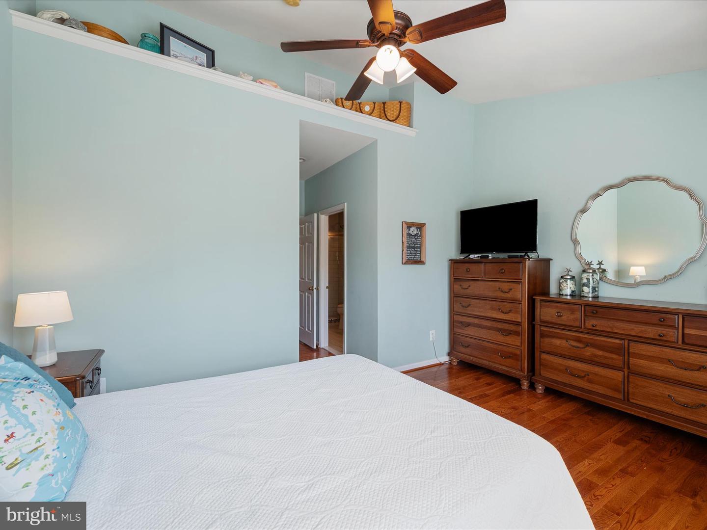 20430 CHETWOOD TER, ASHBURN, Virginia 20147, 2 Bedrooms Bedrooms, ,2 BathroomsBathrooms,Residential,For sale,20430 CHETWOOD TER,VALO2099666 MLS # VALO2099666