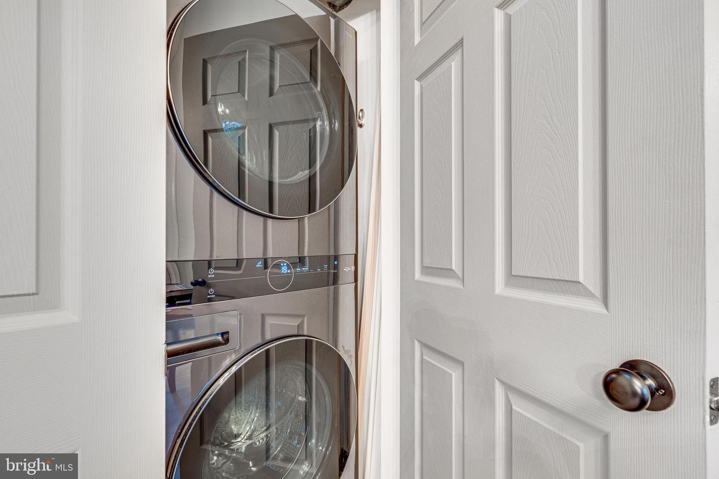 11492 CORINTHIA CT, WOODBRIDGE, Virginia 22192, 2 Bedrooms Bedrooms, 6 Rooms Rooms,2 BathroomsBathrooms,Residential,For sale,11492 CORINTHIA CT,VAPW2097234 MLS # VAPW2097234