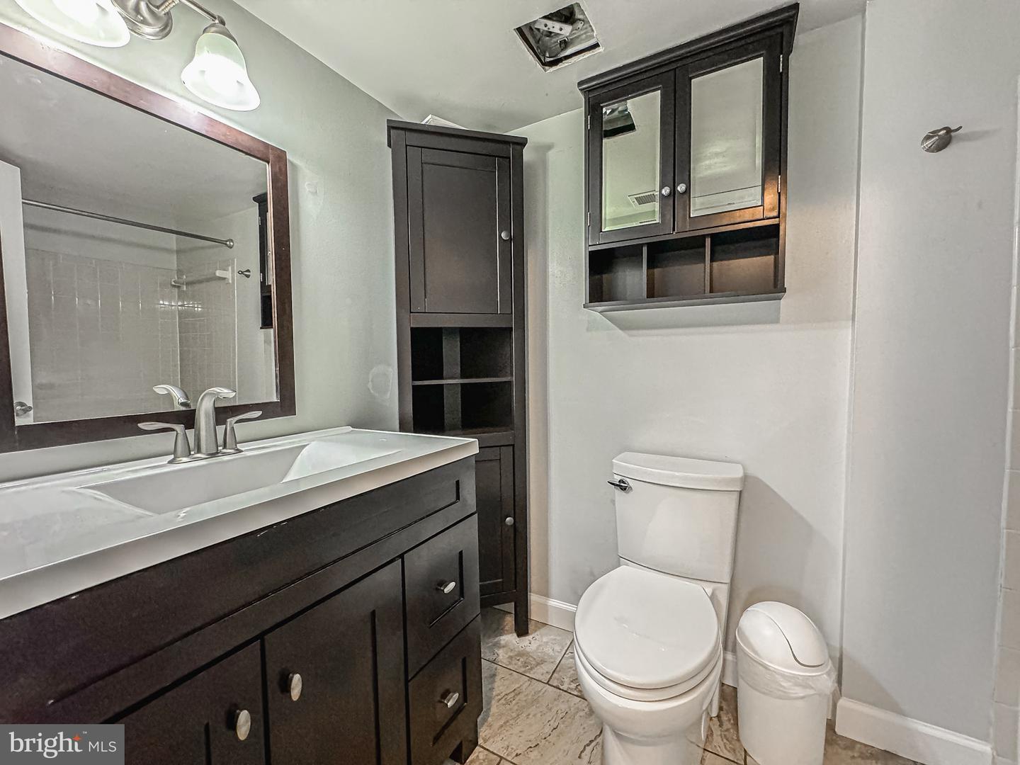 3801 RIDGE KNOLL CT #206A, FAIRFAX, Virginia 22033, 2 Bedrooms Bedrooms, ,2 BathroomsBathrooms,Residential,For sale,3801 RIDGE KNOLL CT #206A,VAFX2247960 MLS # VAFX2247960