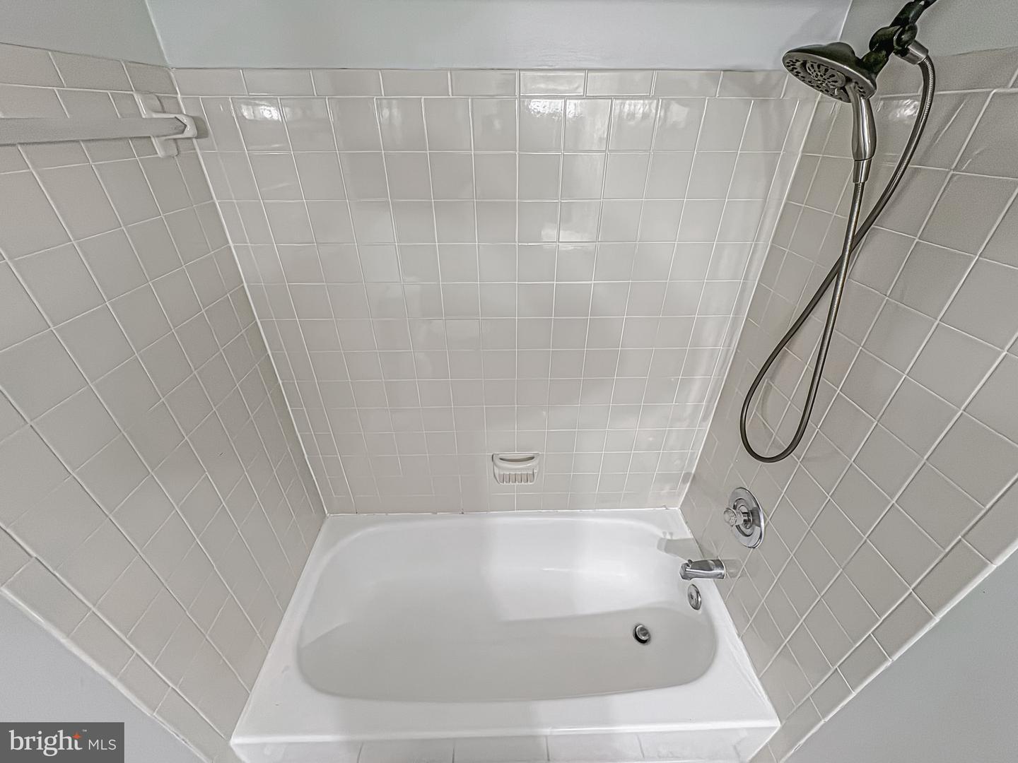 3801 RIDGE KNOLL CT #206A, FAIRFAX, Virginia 22033, 2 Bedrooms Bedrooms, ,2 BathroomsBathrooms,Residential,For sale,3801 RIDGE KNOLL CT #206A,VAFX2247960 MLS # VAFX2247960