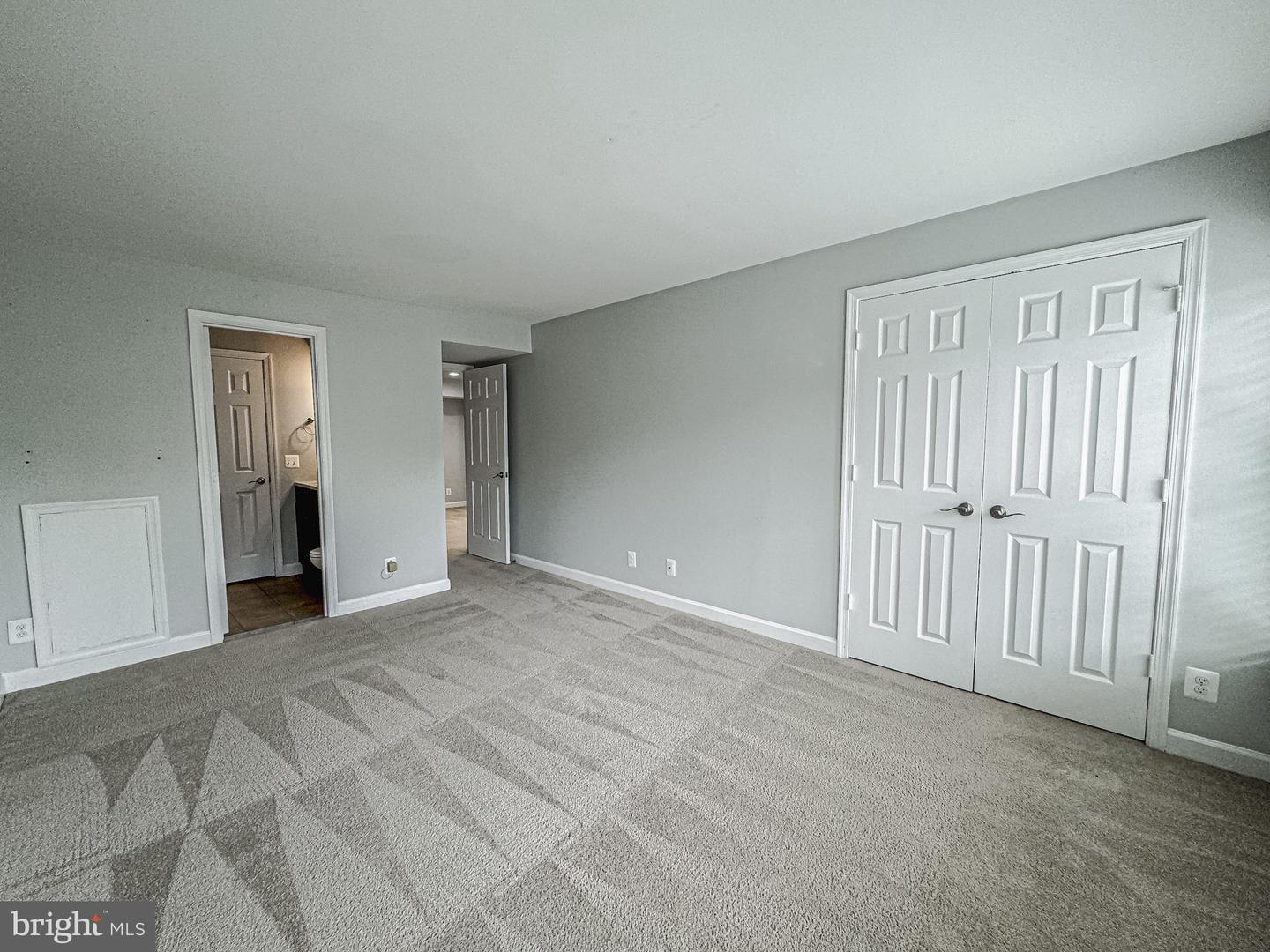 3801 RIDGE KNOLL CT #206A, FAIRFAX, Virginia 22033, 2 Bedrooms Bedrooms, ,2 BathroomsBathrooms,Residential,For sale,3801 RIDGE KNOLL CT #206A,VAFX2247960 MLS # VAFX2247960