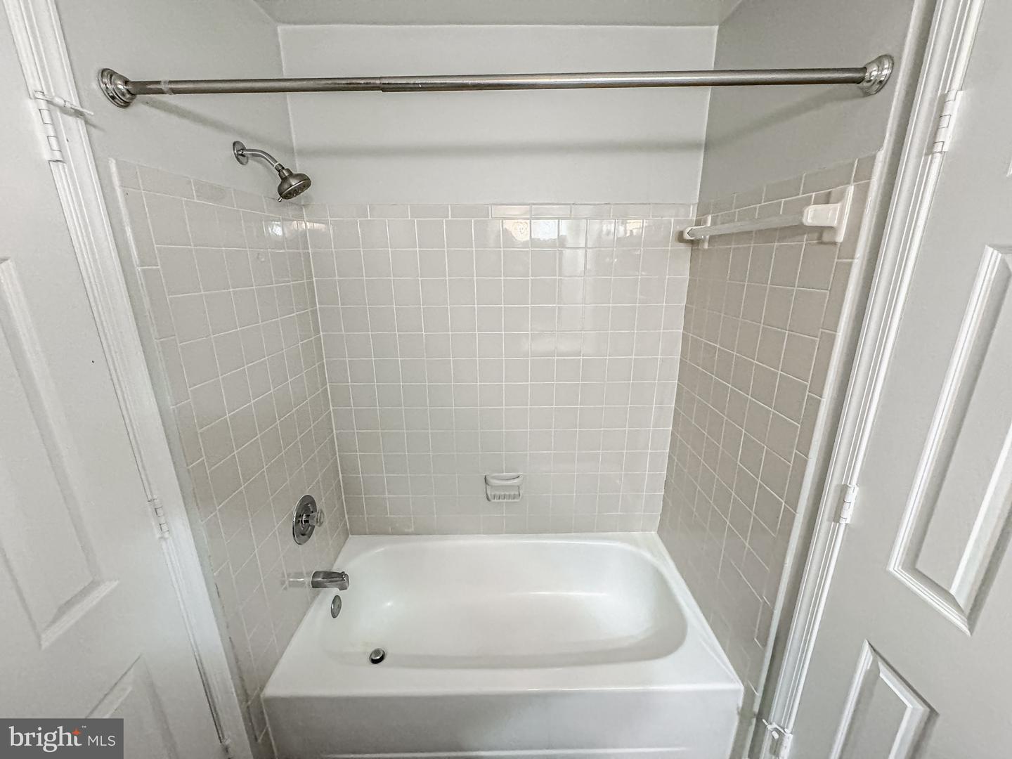 3801 RIDGE KNOLL CT #206A, FAIRFAX, Virginia 22033, 2 Bedrooms Bedrooms, ,2 BathroomsBathrooms,Residential,For sale,3801 RIDGE KNOLL CT #206A,VAFX2247960 MLS # VAFX2247960