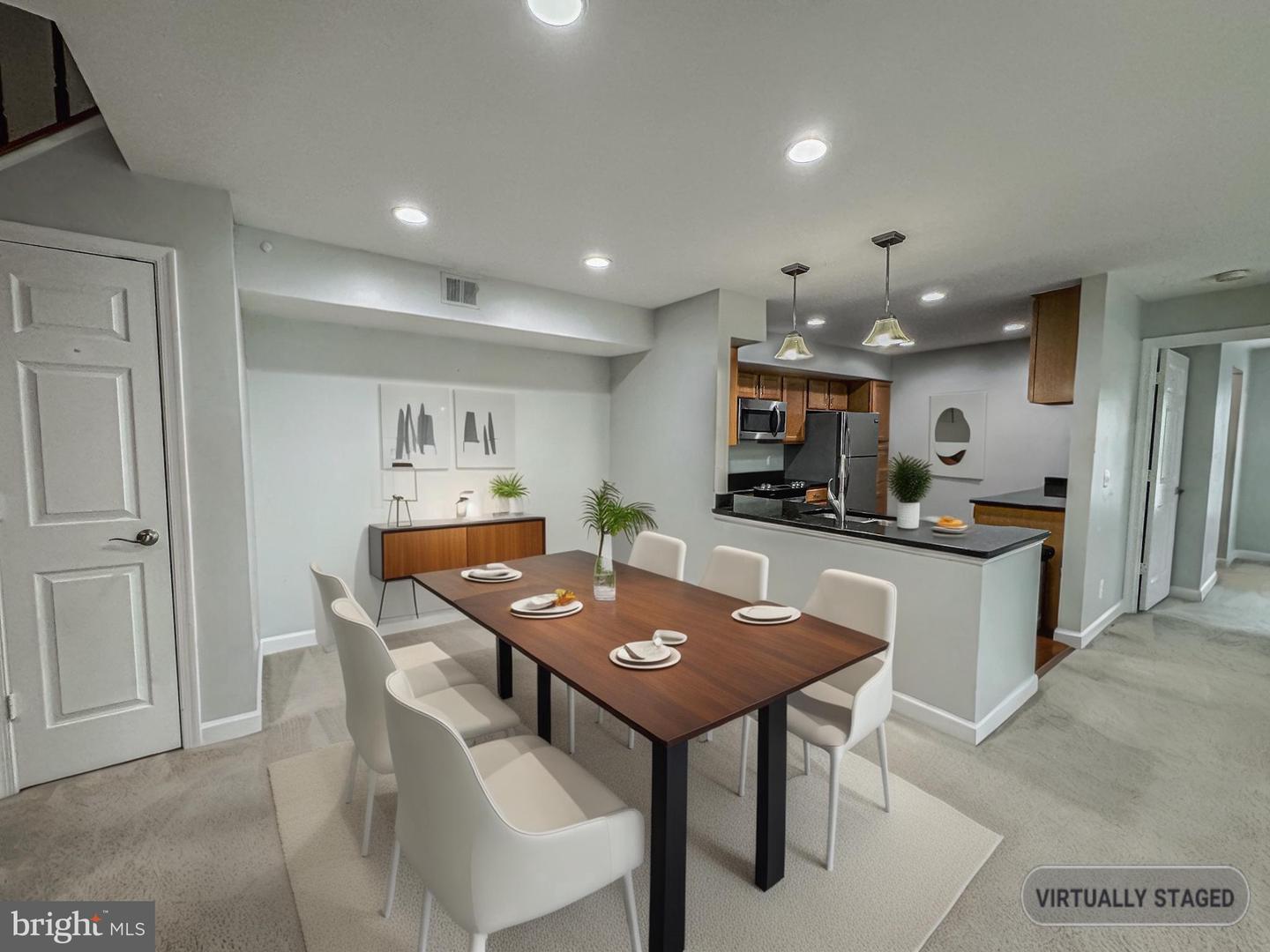 3801 RIDGE KNOLL CT #206A, FAIRFAX, Virginia 22033, 2 Bedrooms Bedrooms, ,2 BathroomsBathrooms,Residential,For sale,3801 RIDGE KNOLL CT #206A,VAFX2247960 MLS # VAFX2247960