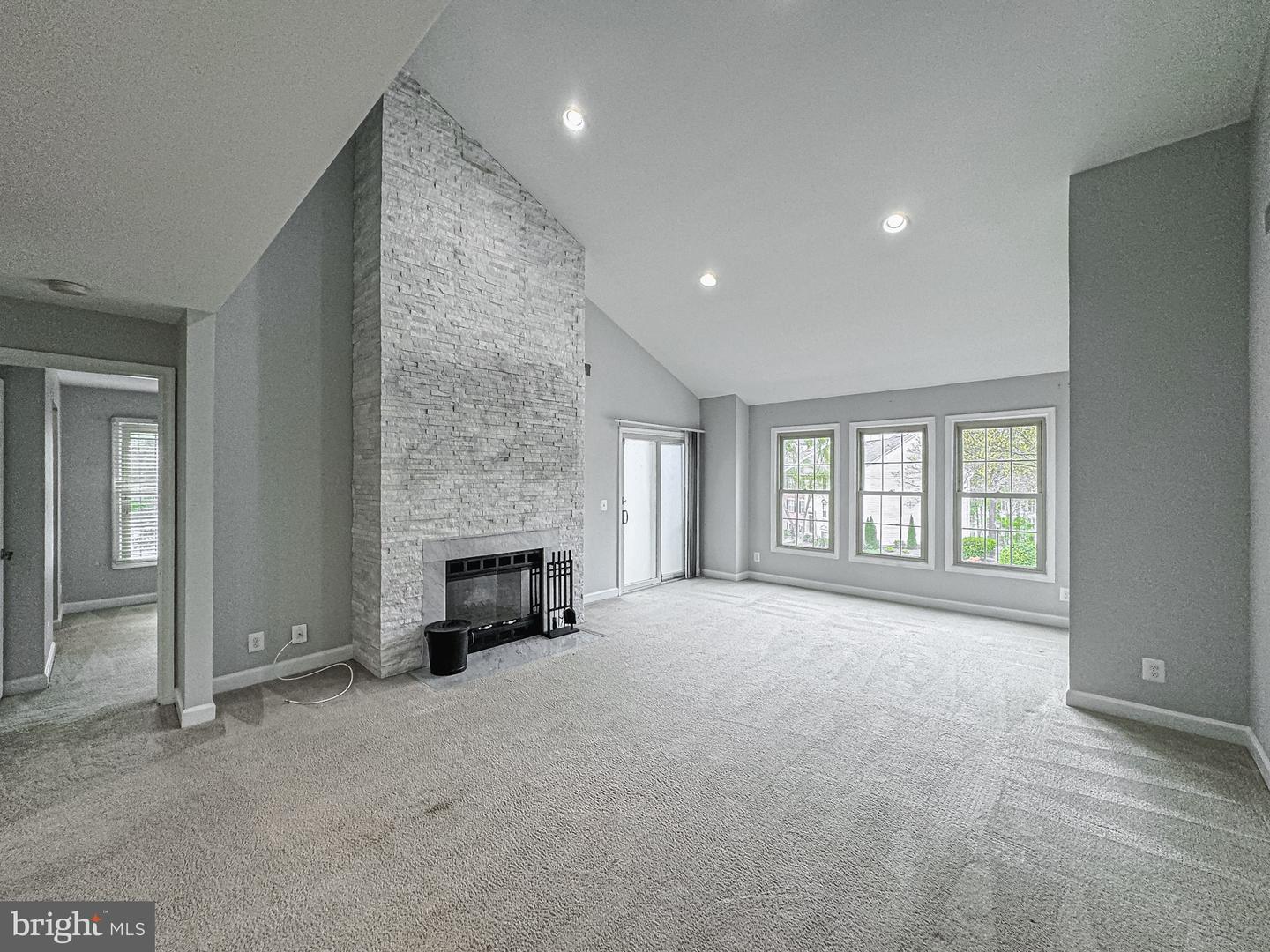 3801 RIDGE KNOLL CT #206A, FAIRFAX, Virginia 22033, 2 Bedrooms Bedrooms, ,2 BathroomsBathrooms,Residential,For sale,3801 RIDGE KNOLL CT #206A,VAFX2247960 MLS # VAFX2247960
