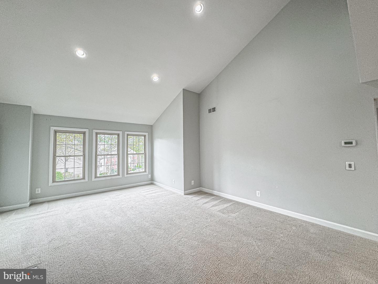 3801 RIDGE KNOLL CT #206A, FAIRFAX, Virginia 22033, 2 Bedrooms Bedrooms, ,2 BathroomsBathrooms,Residential,For sale,3801 RIDGE KNOLL CT #206A,VAFX2247960 MLS # VAFX2247960