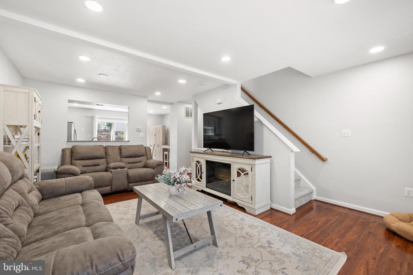 14291 NEWBERN LOOP, GAINESVILLE, Virginia 20155, 3 Bedrooms Bedrooms, ,1 BathroomBathrooms,Residential,For sale,14291 NEWBERN LOOP,VAPW2097318 MLS # VAPW2097318