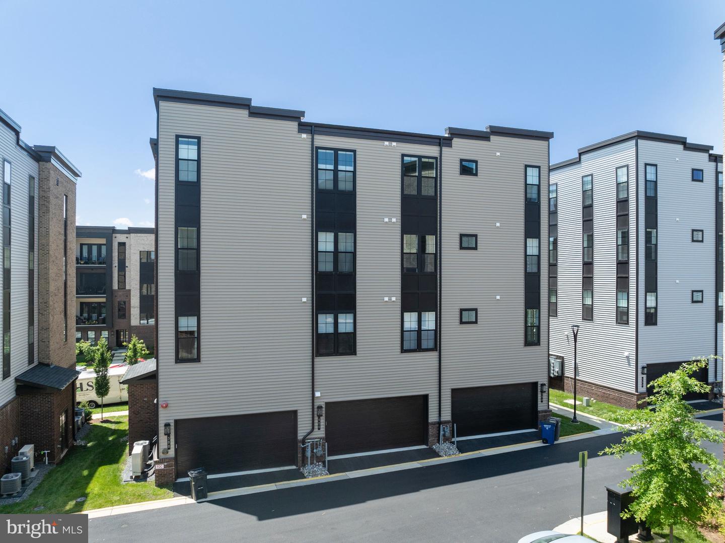 43442 CROSON LN #100, ASHBURN, Virginia 20148, 4 Bedrooms Bedrooms, ,3 BathroomsBathrooms,Residential,For sale,43442 CROSON LN #100,VALO2099838 MLS # VALO2099838