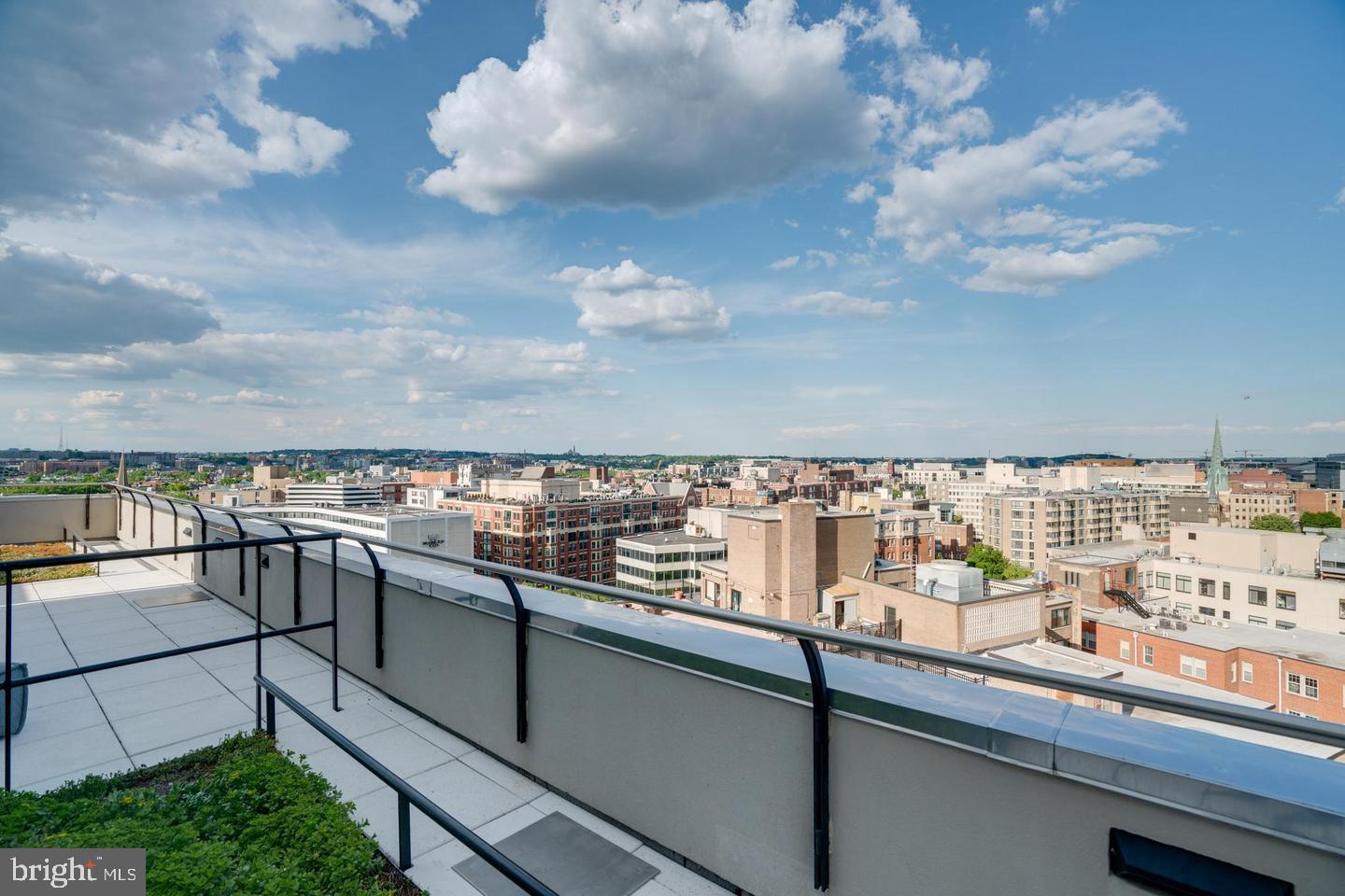 1133 14TH ST NW #1010, WASHINGTON, District Of Columbia 20005, 1 Bedroom Bedrooms, ,1 BathroomBathrooms,Residential,For sale,1133 14TH ST NW #1010,DCDC2206268 MLS # DCDC2206268