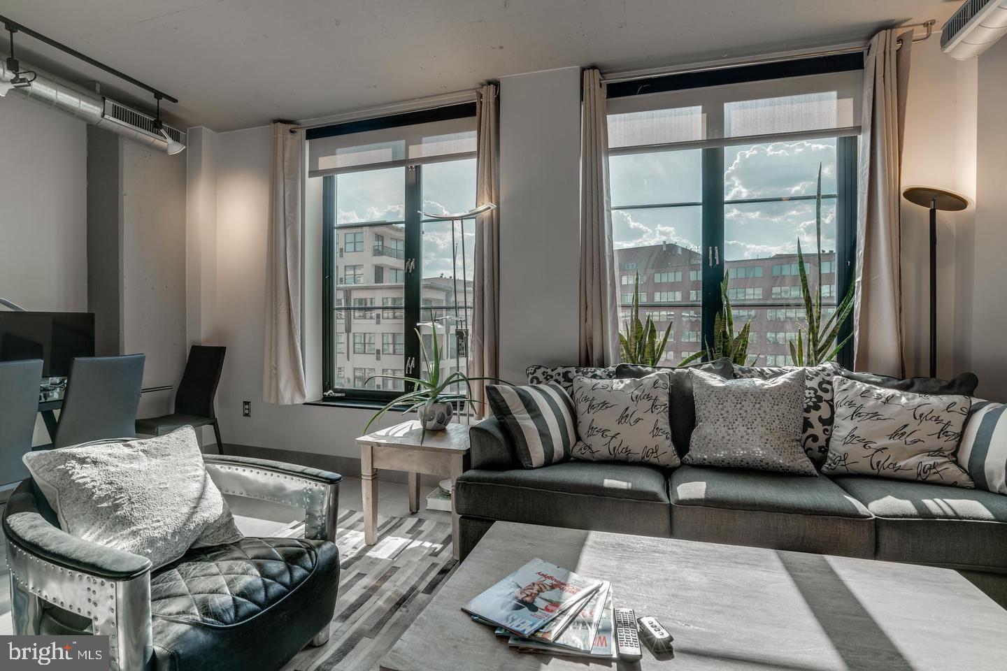 1133 14TH ST NW #1010, WASHINGTON, District Of Columbia 20005, 1 Bedroom Bedrooms, ,1 BathroomBathrooms,Residential,For sale,1133 14TH ST NW #1010,DCDC2206268 MLS # DCDC2206268