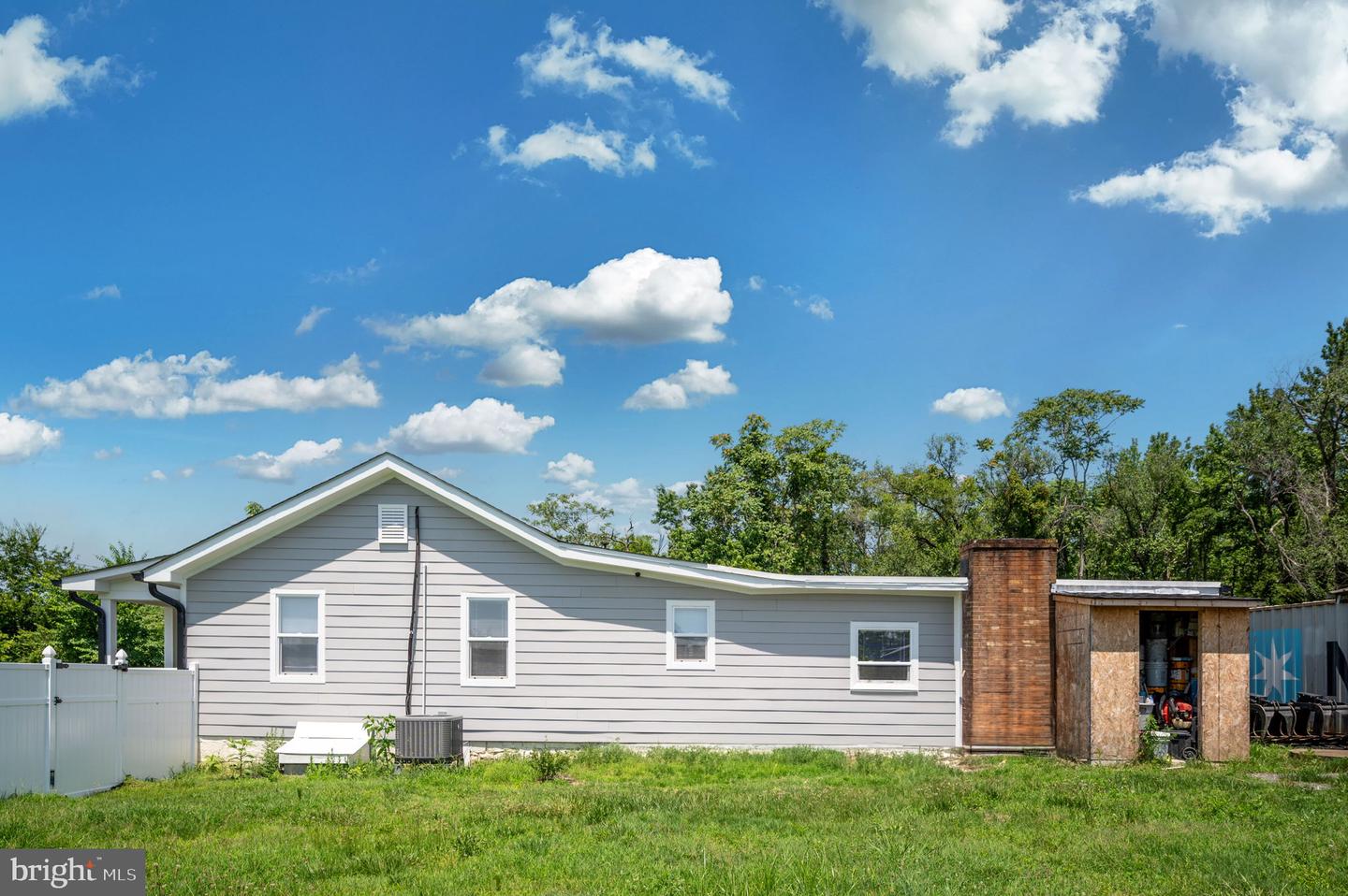 24 VIOLAS LN, FREDERICKSBURG, Virginia 22405, 3 Bedrooms Bedrooms, ,1 BathroomBathrooms,Residential,For sale,24 VIOLAS LN,VAST2040018 MLS # VAST2040018