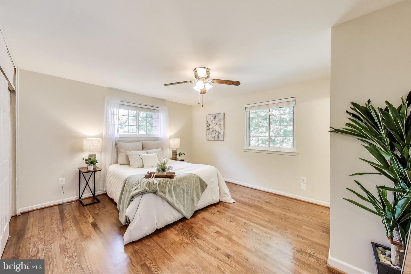 5208 GAINSBOROUGH DR, FAIRFAX, Virginia 22032, 4 Bedrooms Bedrooms, ,3 BathroomsBathrooms,Residential,For sale,5208 GAINSBOROUGH DR,VAFX2249362 MLS # VAFX2249362