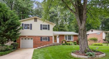 5208 GAINSBOROUGH DR, FAIRFAX, Virginia 22032, 4 Bedrooms Bedrooms, ,3 BathroomsBathrooms,Residential,For sale,5208 GAINSBOROUGH DR,VAFX2249362 MLS # VAFX2249362