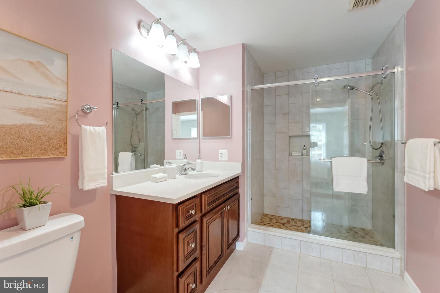 2089 GILLEN LN, FALLS CHURCH, Virginia 22043, 3 Bedrooms Bedrooms, ,2 BathroomsBathrooms,Residential,For sale,2089 GILLEN LN,VAFX2249424 MLS # VAFX2249424