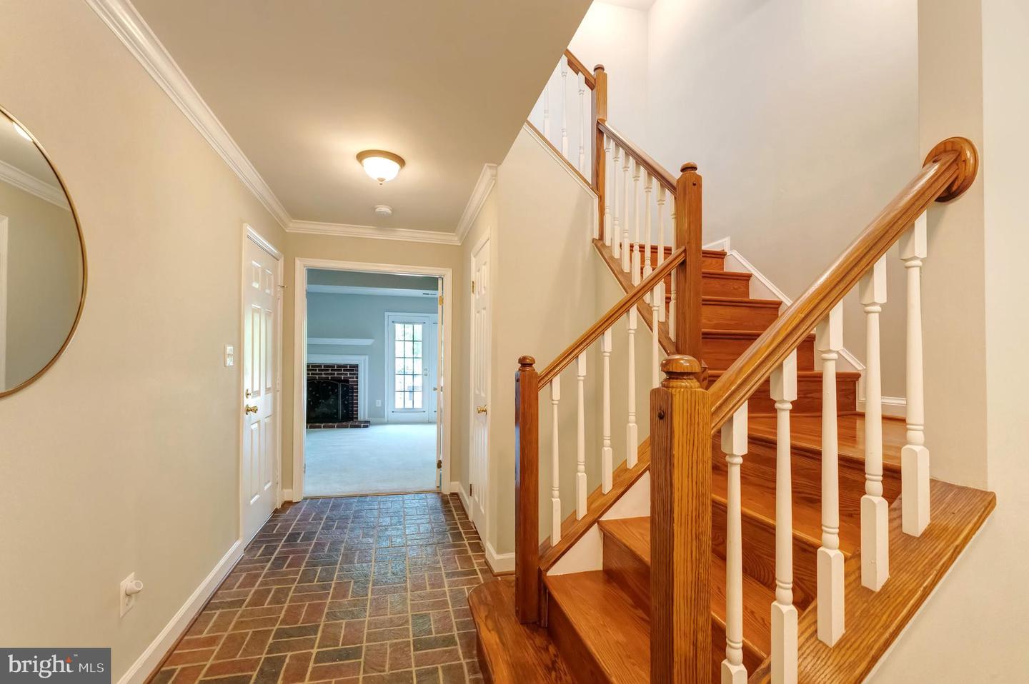 2089 GILLEN LN, FALLS CHURCH, Virginia 22043, 3 Bedrooms Bedrooms, ,2 BathroomsBathrooms,Residential,For sale,2089 GILLEN LN,VAFX2249424 MLS # VAFX2249424