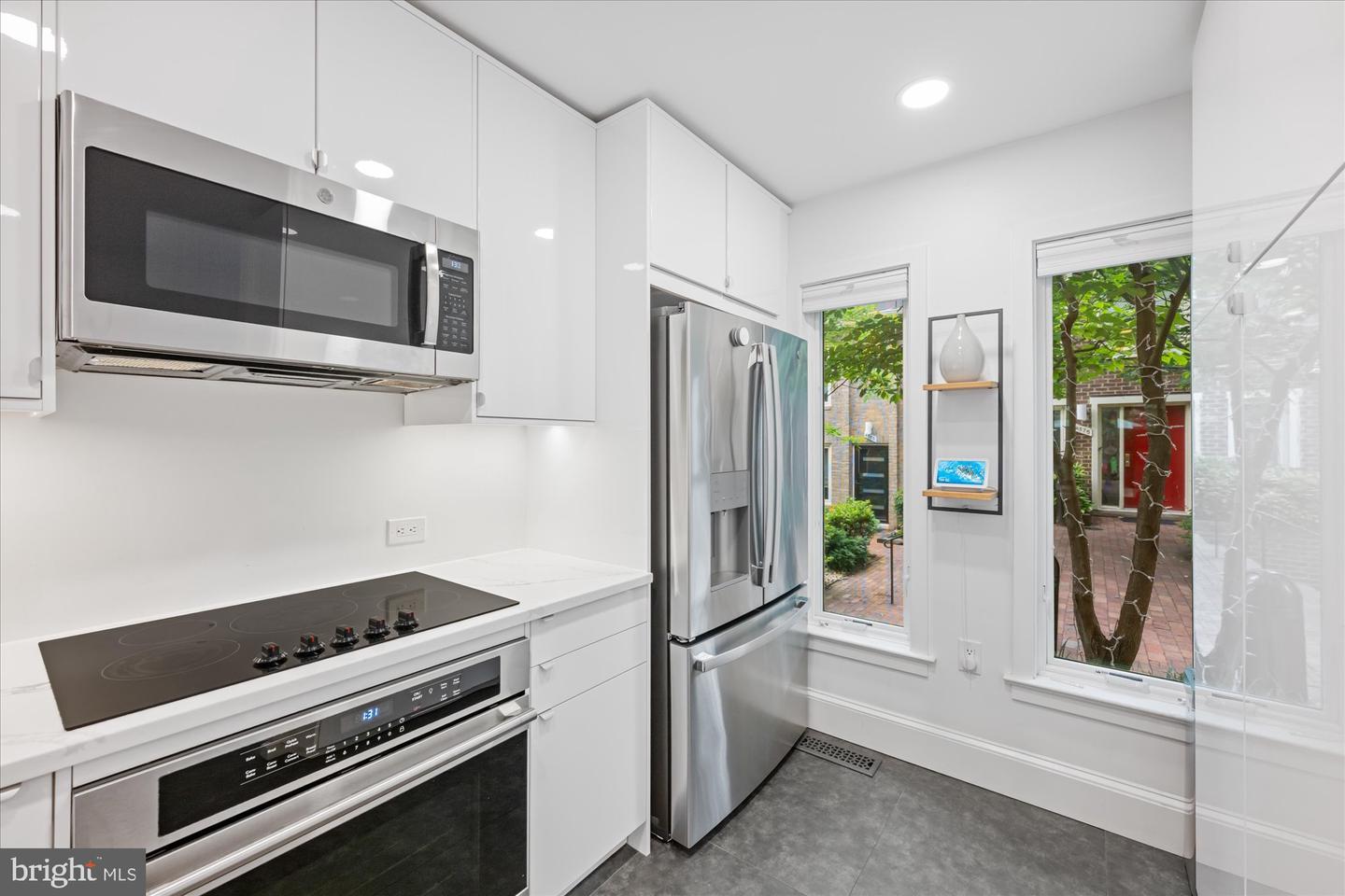 4357 EMBASSY PARK DR NW, WASHINGTON, District Of Columbia 20016, 3 Bedrooms Bedrooms, ,2 BathroomsBathrooms,Residential,For sale,4357 EMBASSY PARK DR NW,DCDC2207022 MLS # DCDC2207022
