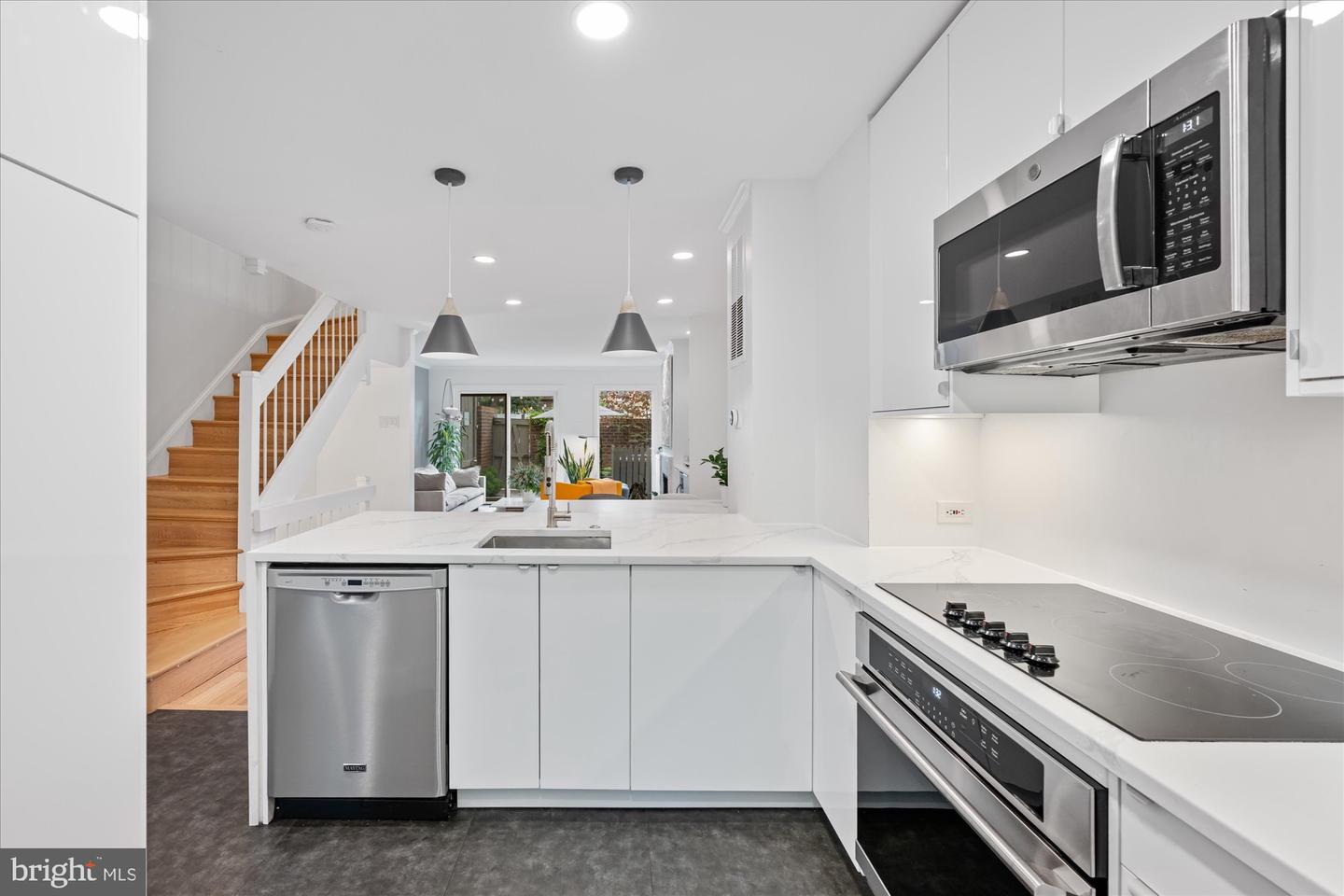 4357 EMBASSY PARK DR NW, WASHINGTON, District Of Columbia 20016, 3 Bedrooms Bedrooms, ,2 BathroomsBathrooms,Residential,For sale,4357 EMBASSY PARK DR NW,DCDC2207022 MLS # DCDC2207022
