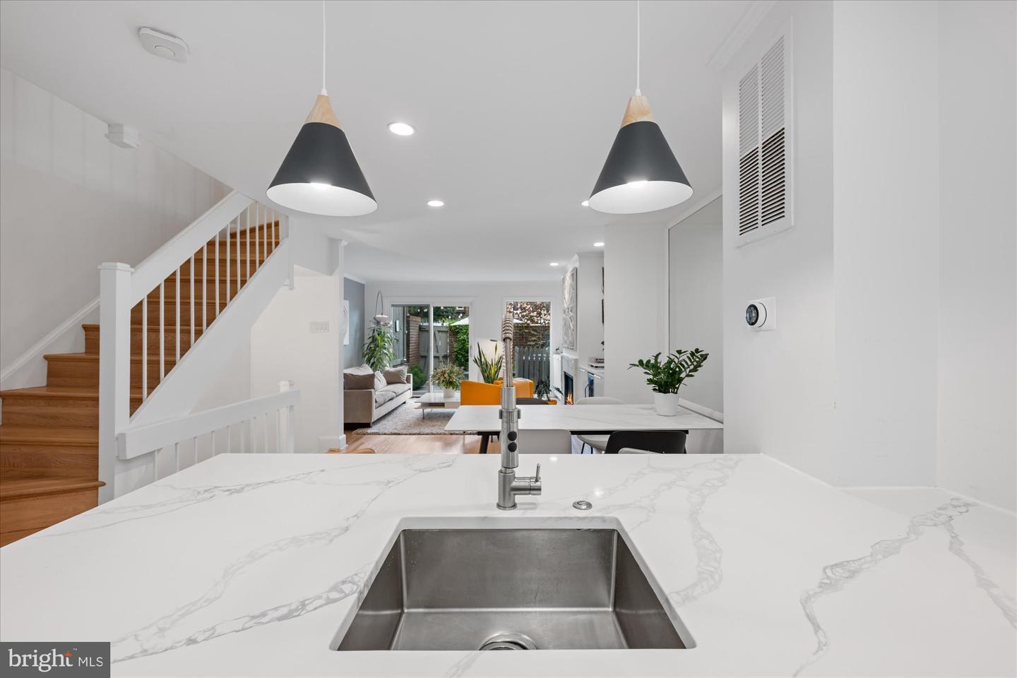 4357 EMBASSY PARK DR NW, WASHINGTON, District Of Columbia 20016, 3 Bedrooms Bedrooms, ,2 BathroomsBathrooms,Residential,For sale,4357 EMBASSY PARK DR NW,DCDC2207022 MLS # DCDC2207022